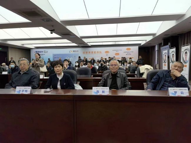 亚洲国产精品自在现线让你爽